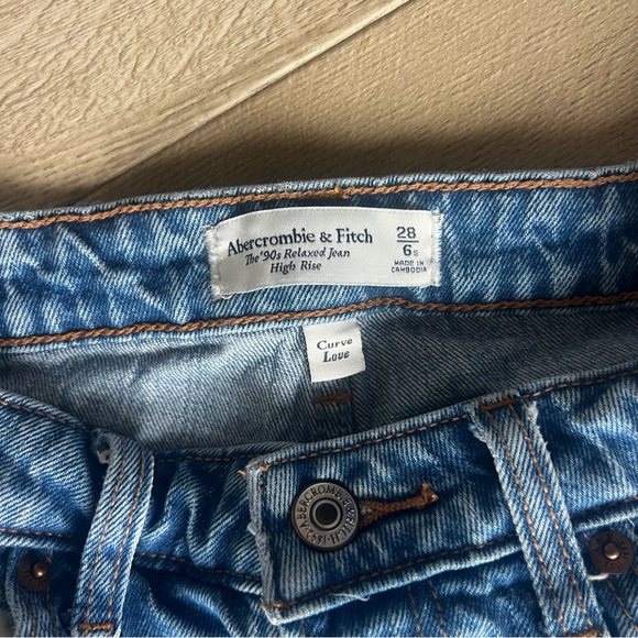 Abercrombie Curve Love 90s Relaxed Jeans Highrise 6S - Picture 3 of 4